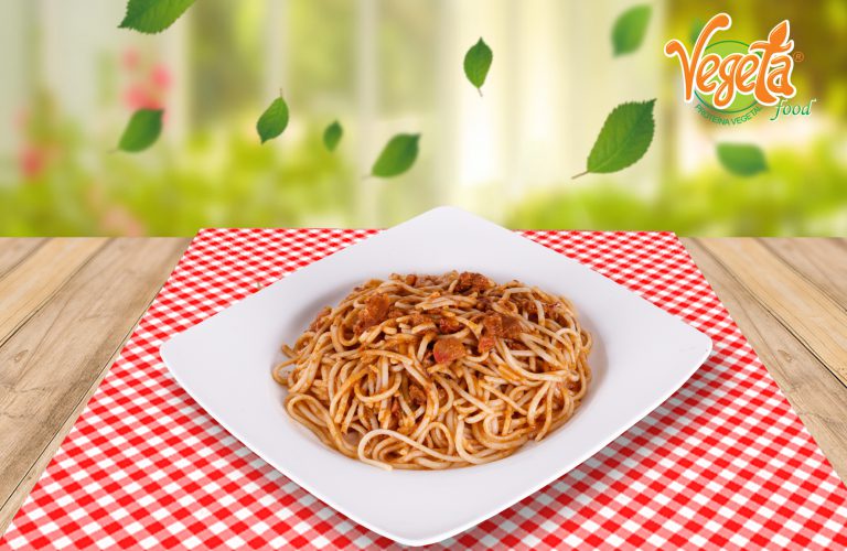 Fetuccini salsa bolognesa con molida vegeta y champiñones